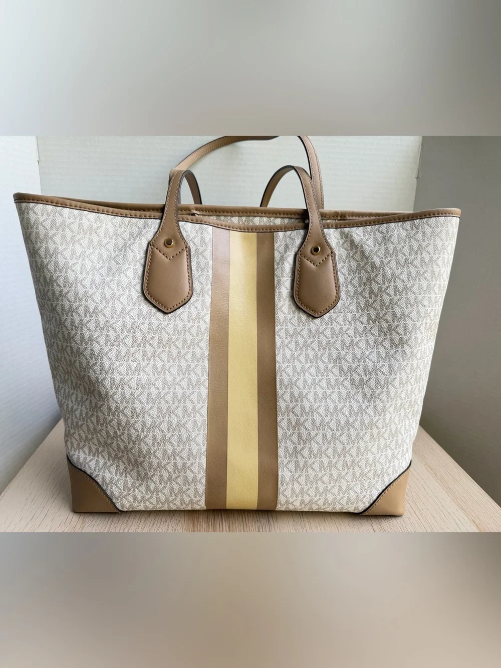 Michael Kors Eva Large Monogram Shopper Tote Vanilla Multi